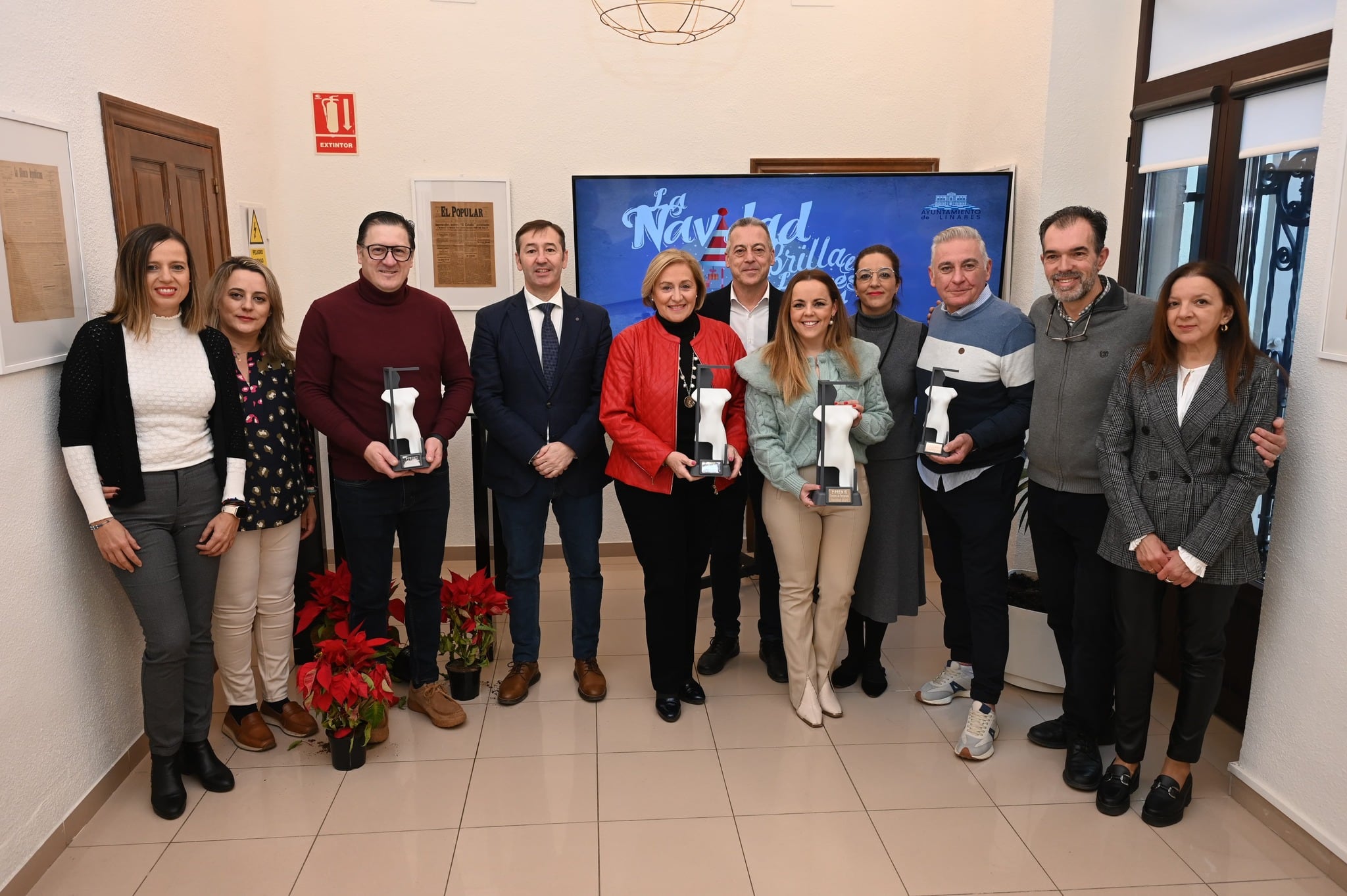 Premios del concurso de escaparates de Navidad 2024 en Linares.