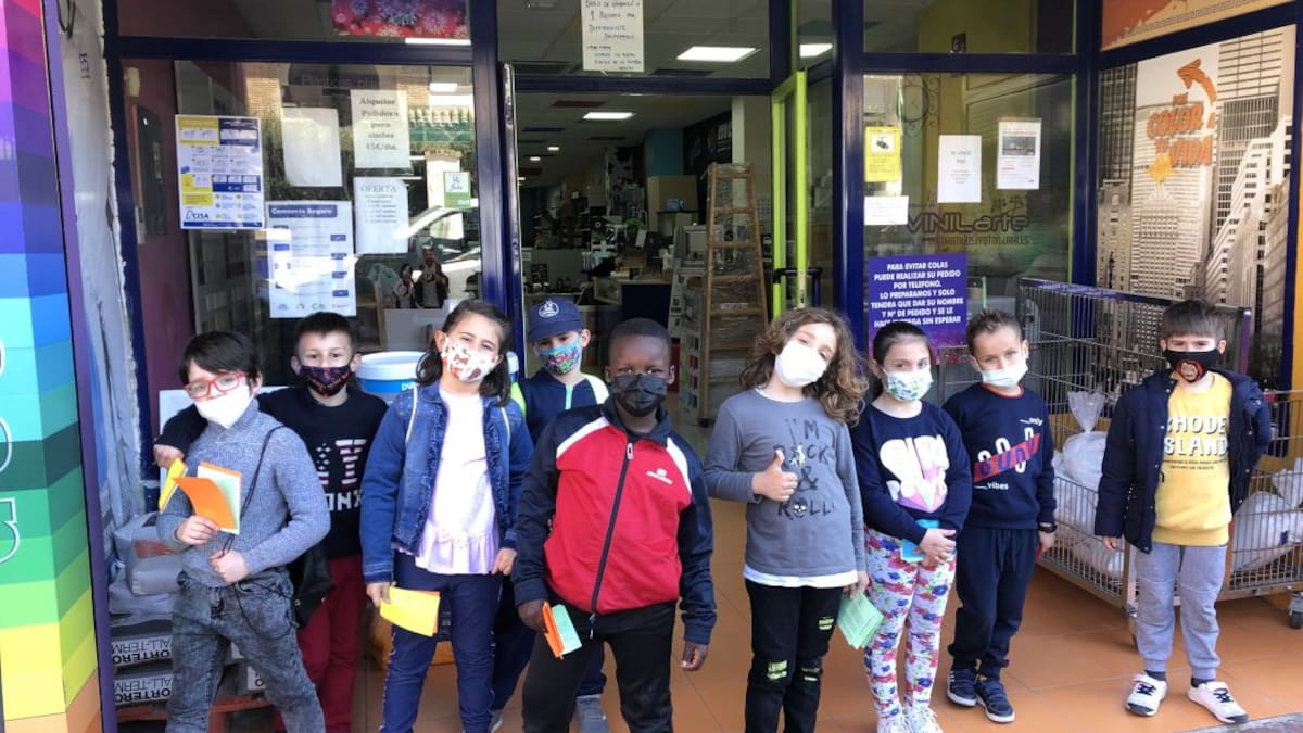 Los emotivos mensajes de ánimo y apoyo al comercio de Linares desde el Colegio Andalucía