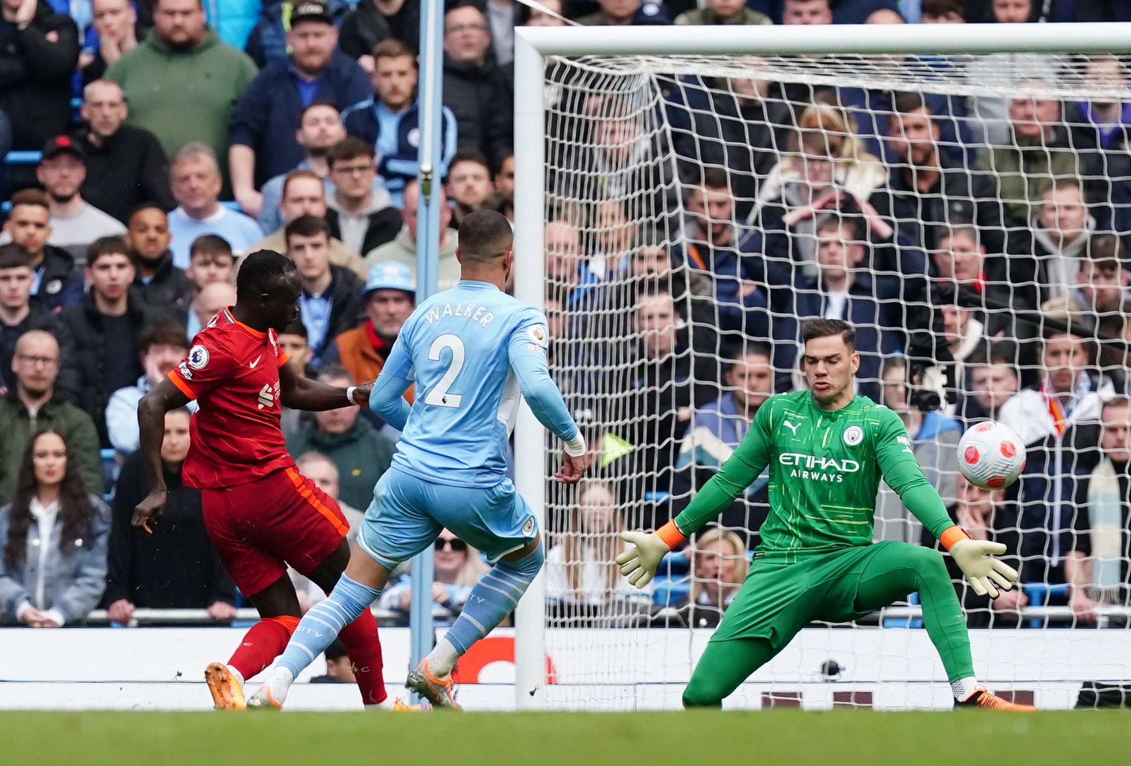 Gol de Sadio Mane en el Etihad Stadium