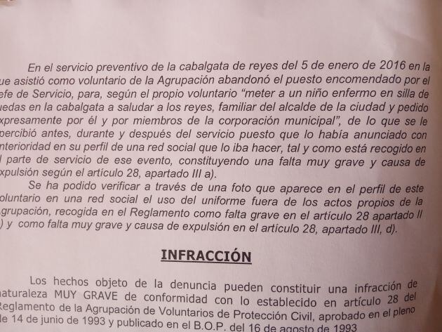 Notificación entregada por la Policía Local a Eduardo Lera