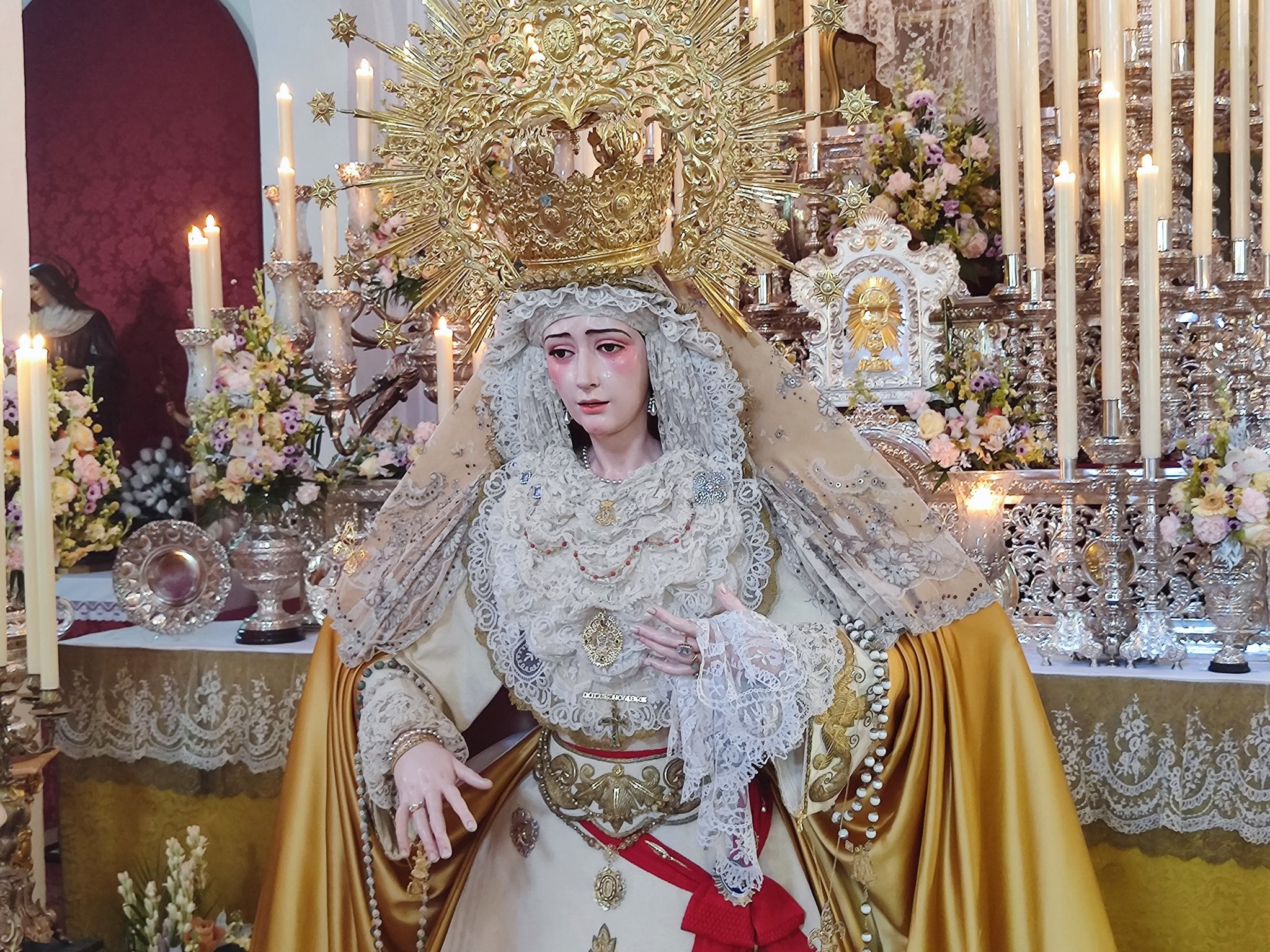 La Virgen del Dulce Nombre de Bellavista durante su besamanos de este domingo