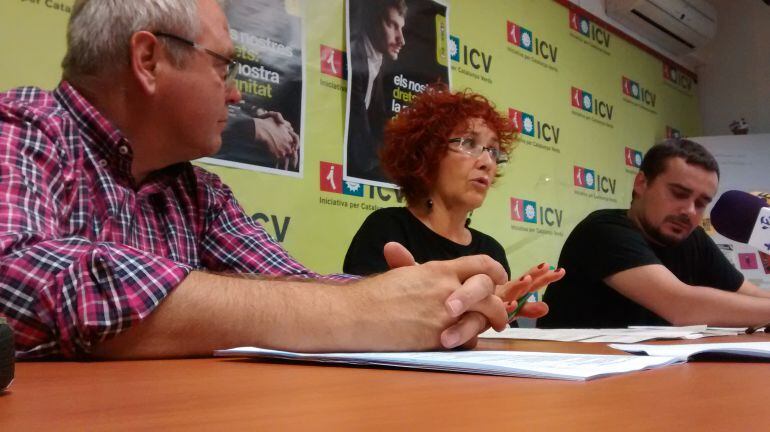 Fèlix Alonso, Hortènsia Grau i Jordi Collado a la seu d'ICV-EUiA a Tarragona.