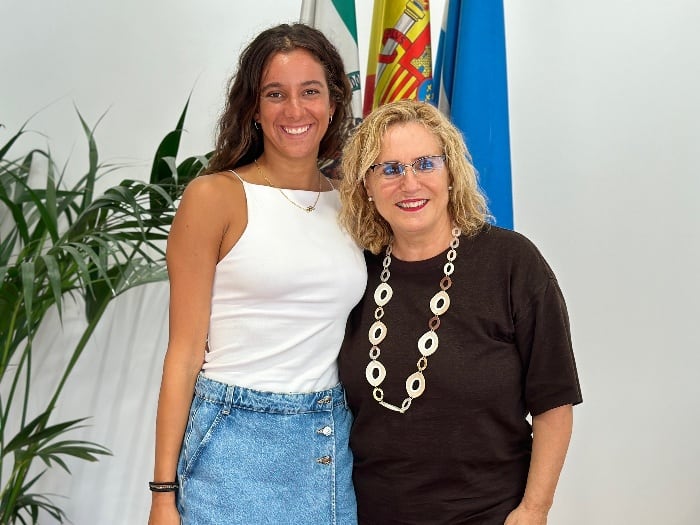 María de Valdés y Ana Mula, alcadesa de Fuengirola