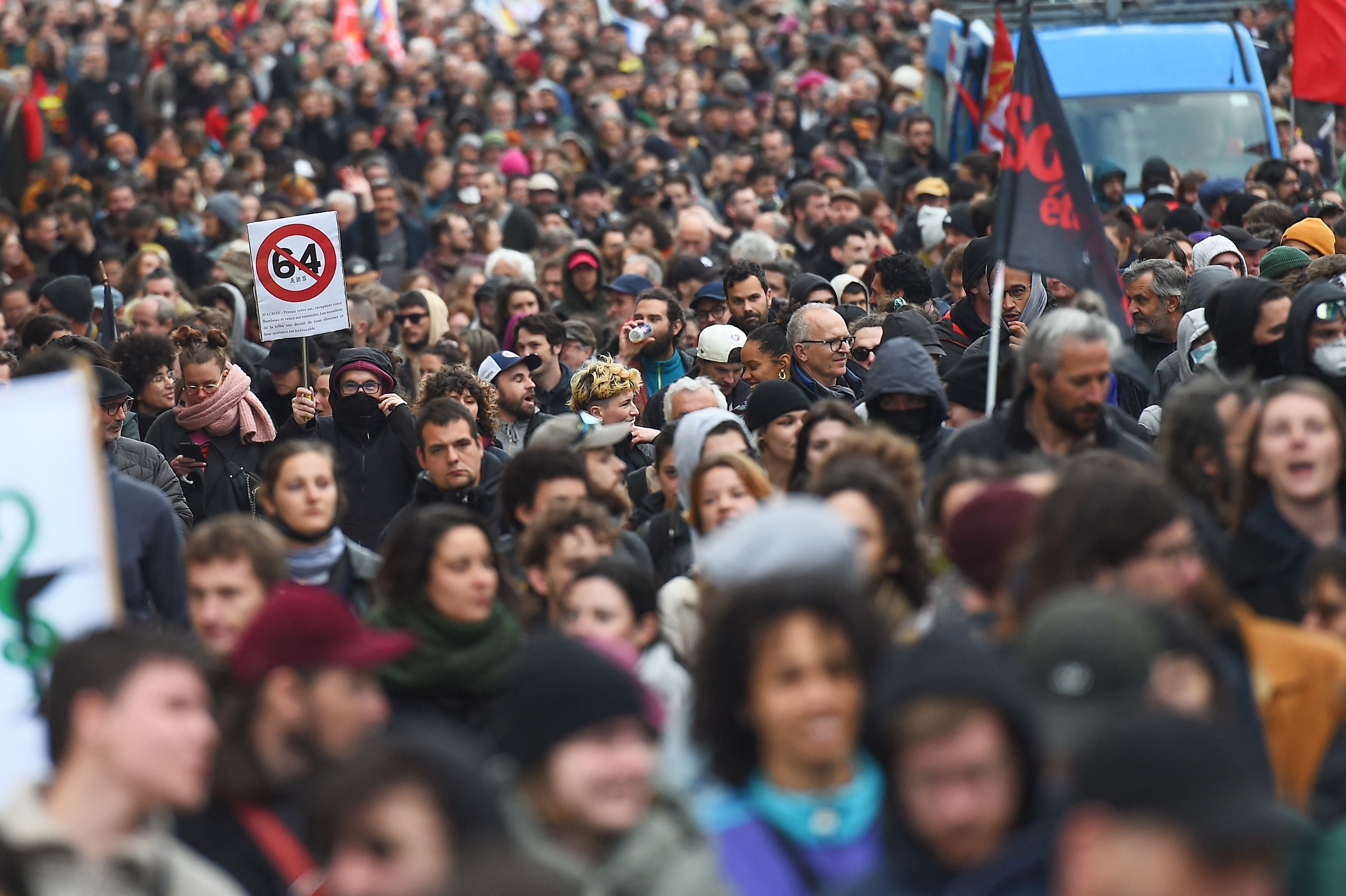 Imagen de las protestas este viernes tras el fallo del Constitucional