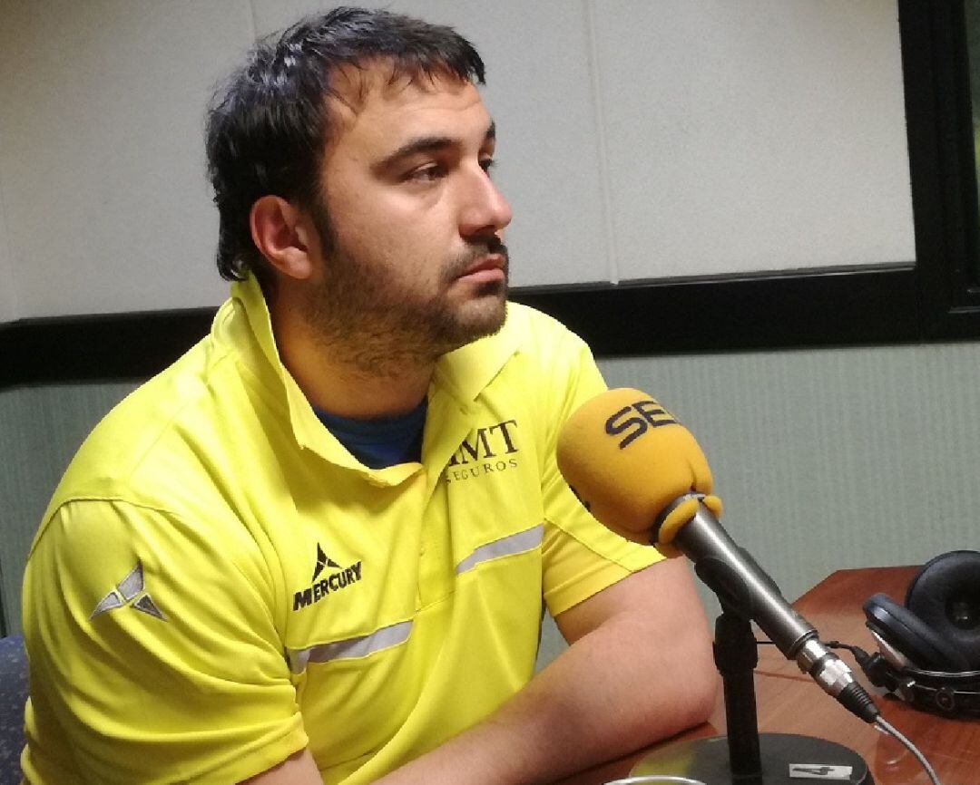 Leo Álvarez en los estudios de Radio Zamora