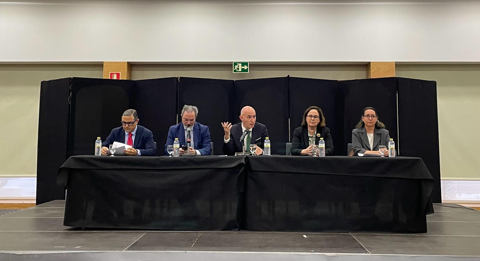 Ponentes de la primera &quot;Jornada por la vida&quot; organizada por el Ayuntamiento de València