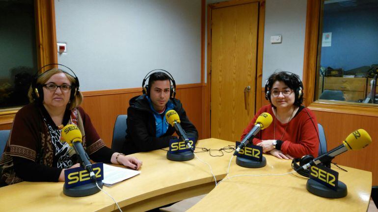 Miembros de Cáritas, este jueves en los estudios de Radio Albacete