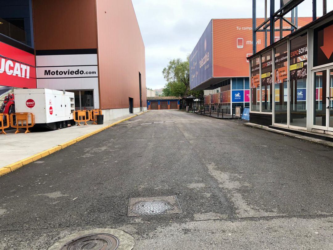 Uno de los pasillos del Recinto Ferial Luis Adaro.