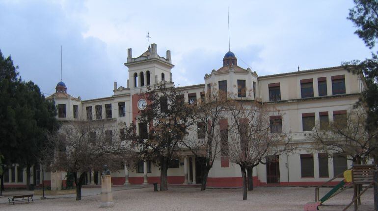 El Colegio Cervantes también presenta informes para mejorar las instalaciones