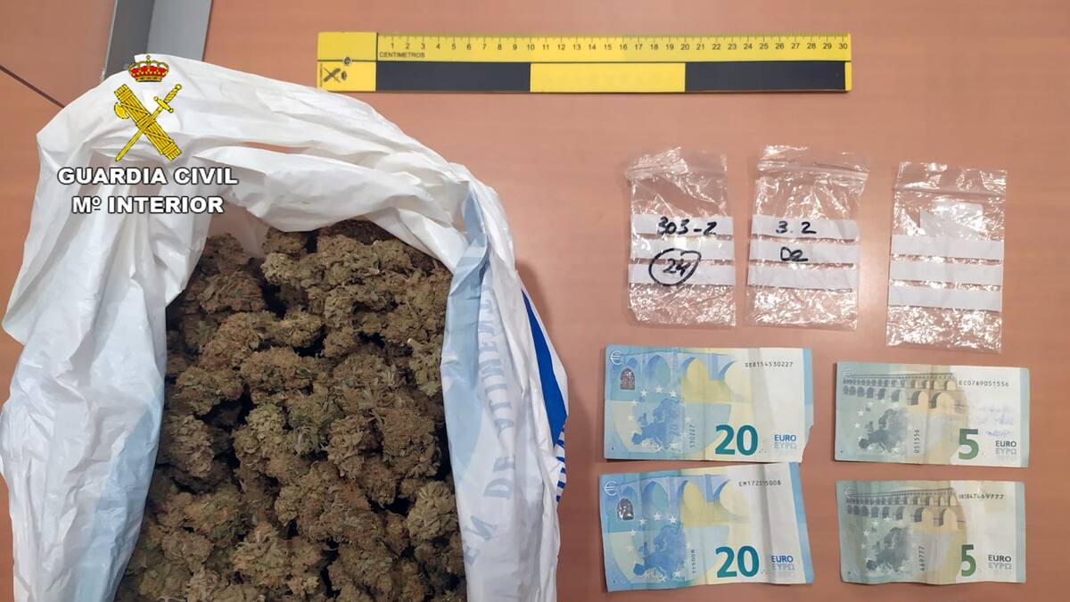 Detenido en Lorquí un joven que circulaba en un patinete eléctrico con cerca de medio kilo de marihuana