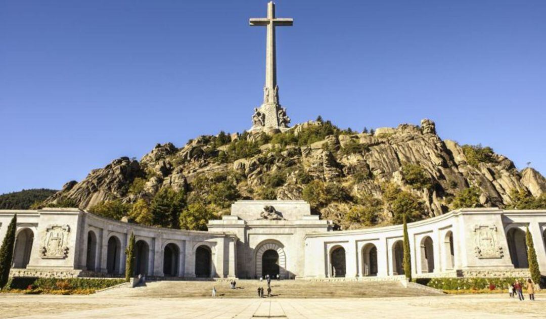 El Valle de los Caídos, lugar en el que reposan los restos de republicanos exhumados por el estado franquista, sin consentimiento de sus familiares.