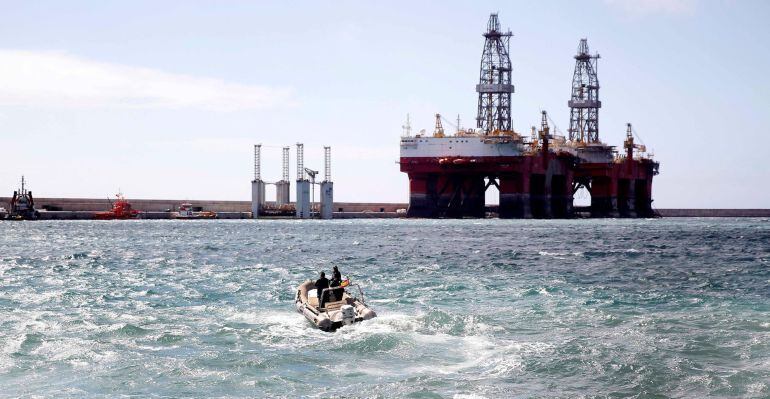 Vista del puerto industrial de Granadilla en la isla de Tenerife, inaugurado hoy por el presidente del Gobierno, Mariano Rajoy. EFE