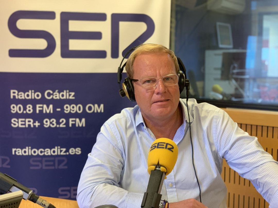 El presidente de la Asociación Provincial de Hoteles de Cádiz, Stefan de Clerck, en los estudios de Radio Cádiz