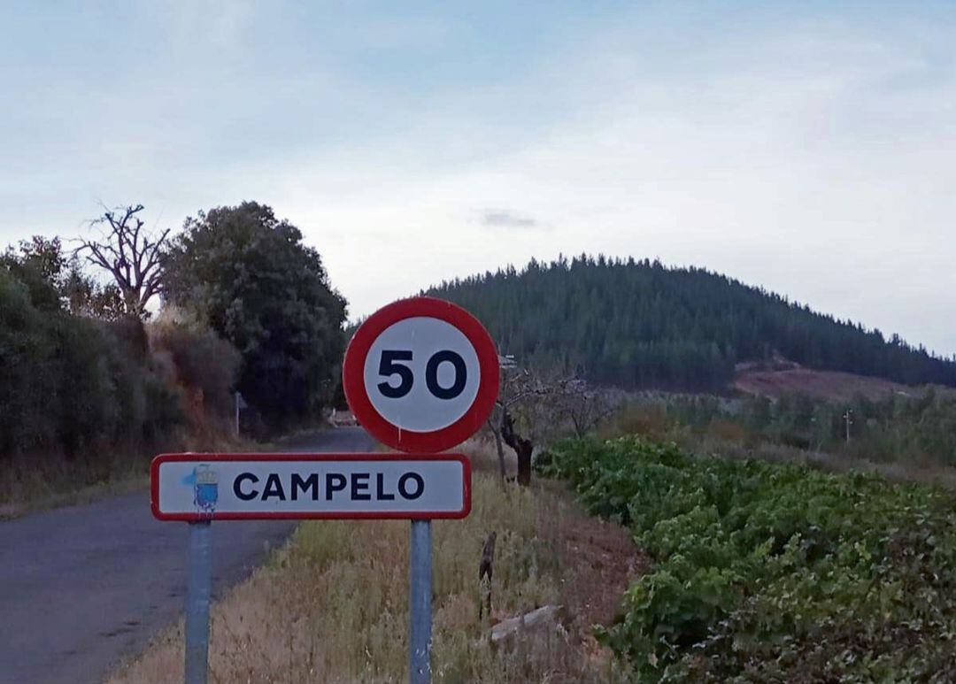 Entrada al pueblo de Campelo, en el Bierzo