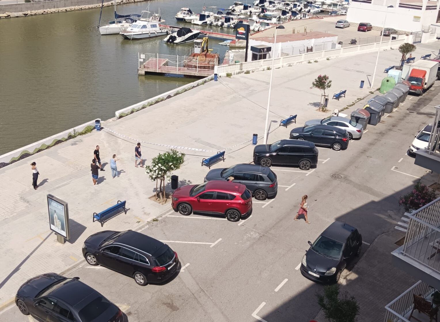 Aparece un cadáver flotando cerca del club náutico de El Perelló (Valencia).