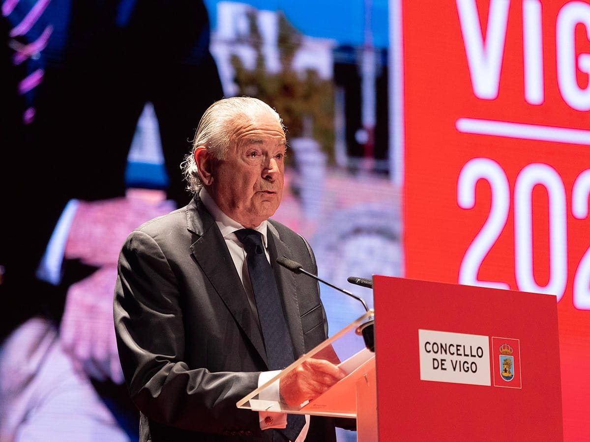 Así fue el acto de entrega de la Distinción de Honor Cidade de Vigo a Don Eugenio González de Haz y Vizcaíno
