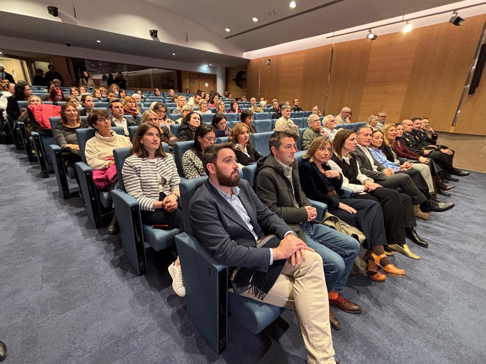 Asistentes a la presentación de la Estrategia de la Soledad no deseada en Huesca