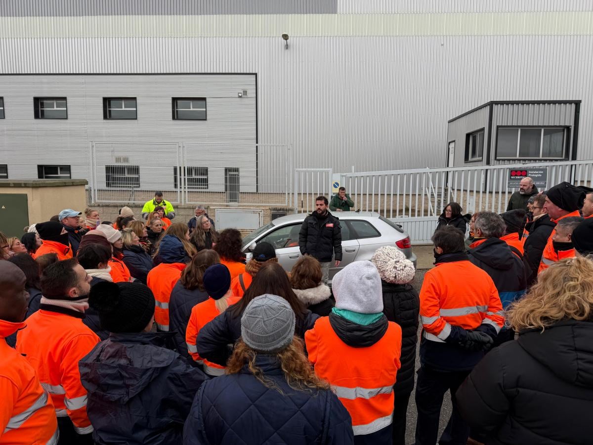 Trabajadores de la plataforma logística de C&A en Fontanar (Guadalajara) durante la huelga que mantenían desde el pasado 2 de enero