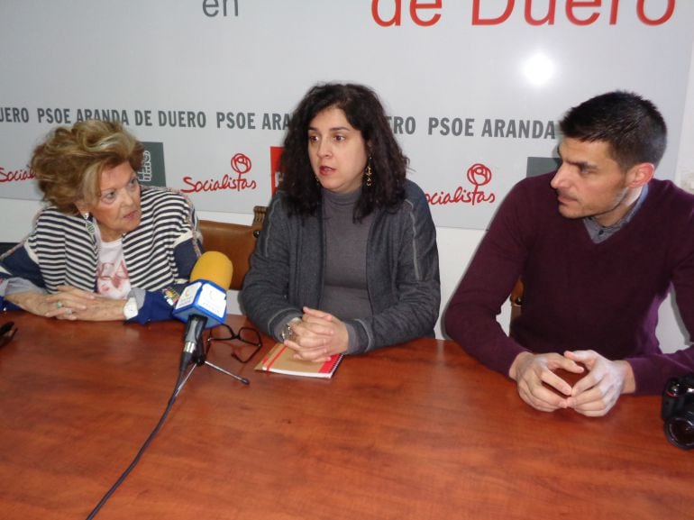 Leonisa Ull, Mar Alcalde y Julián Rasero, concejales socialistas