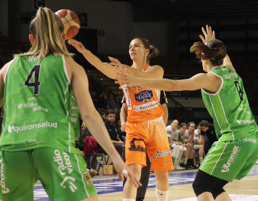 Iva, en el partido ante Araski en el que se lesionó