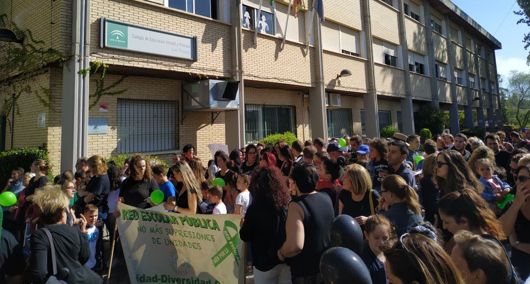 Concentracion en el colegio Juan Pasquau