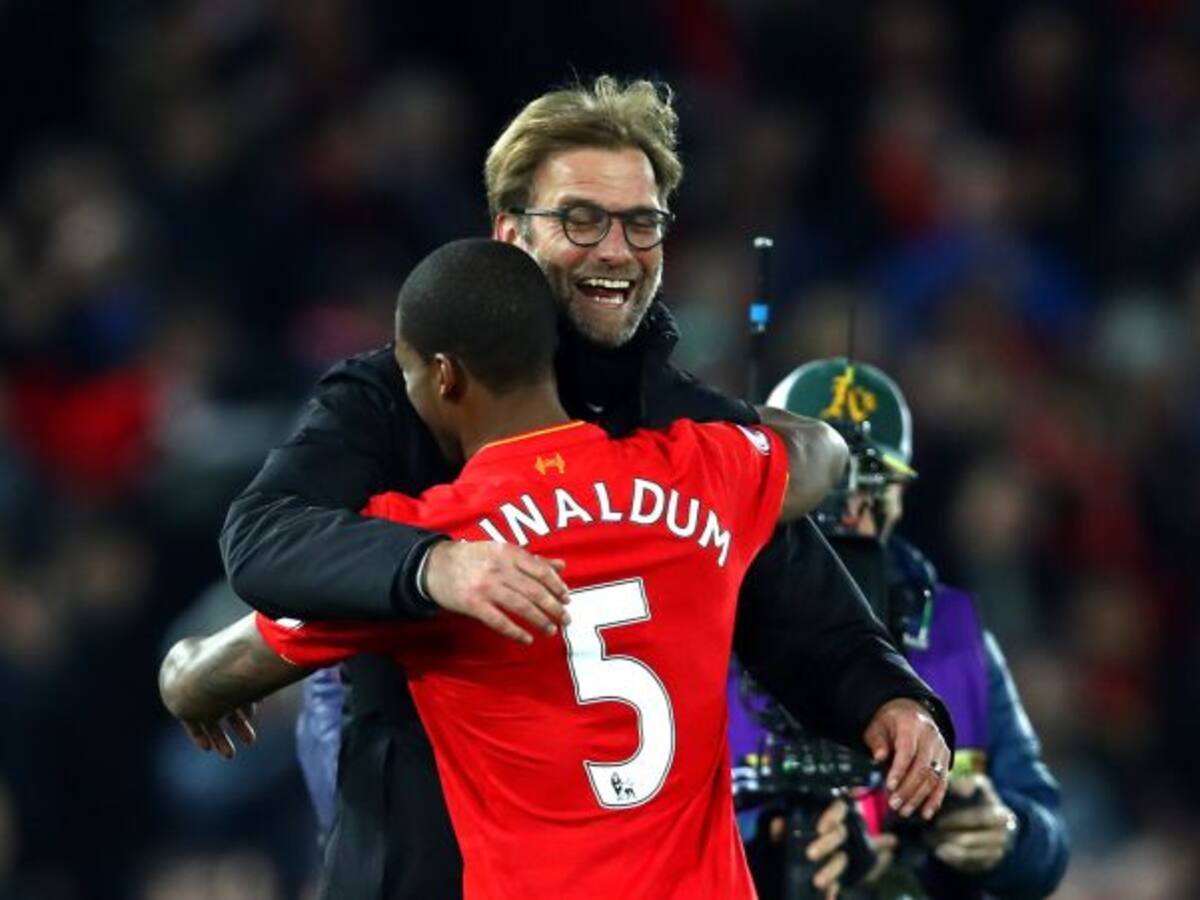 El Liverpool sigue la estela del Chelsea y aleja al City de la cabeza