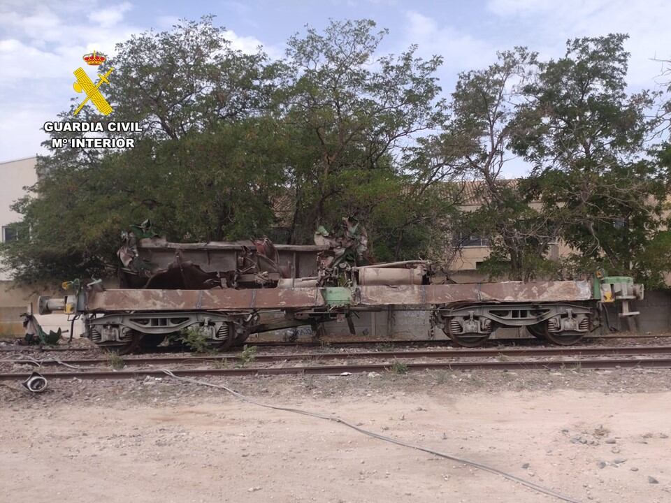 Uno de los trenes desguazados de los que los detenidos obtuvieron la chatarra