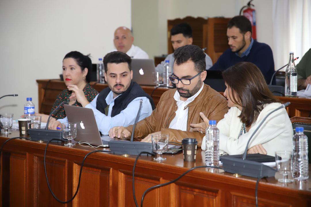Concejales de CC-PNC en un pleno del Ayuntamiento de Arrecife.
