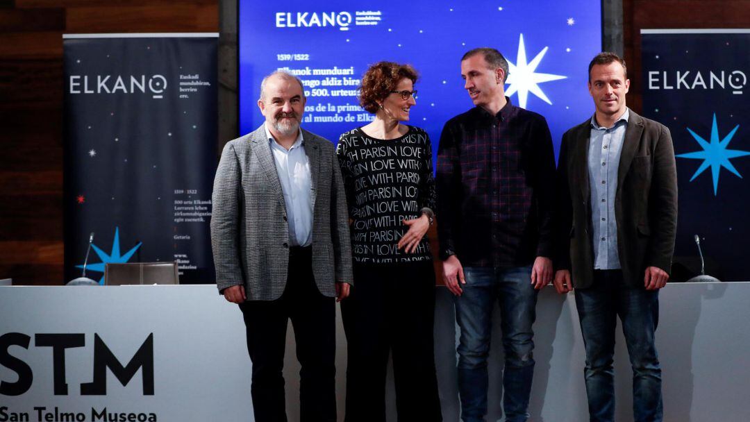 De izquierda a derecha, el director de Patrimonio Cultural del Gobierno Vasco, Mikel Aizpuru, la directora foral de Cultura, María José Telleria, el presidente de la Fundación Elkano y alcalde de Getaria, Haritz Alberdi, y el director de la fundación, Ion Irurzun.