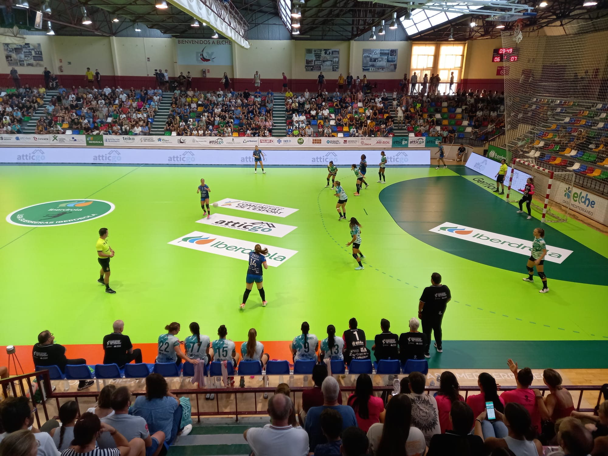 Un momento del Elche Atticgo-Bera Bera que se jugó en el Pabellón Esperanza Lag