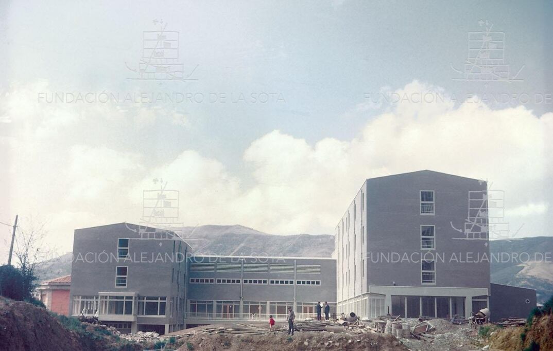 Edificio Emigración de Irun. Imagen del archivo de la Fundación Alejandro de la Sota