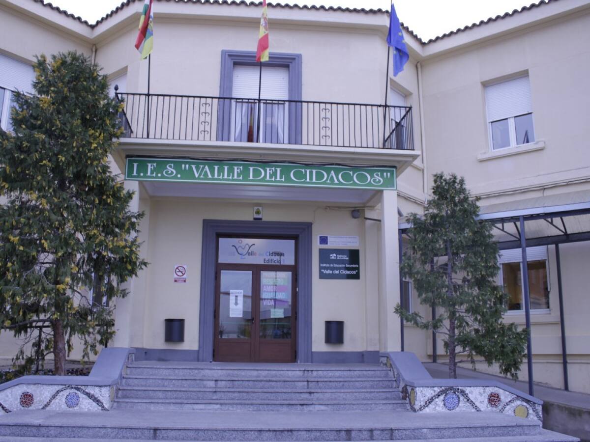 El AMPA del IES Valle del Cidacos denuncia que hay cuatro plazas de profesores vacantes desde el inicio de curso