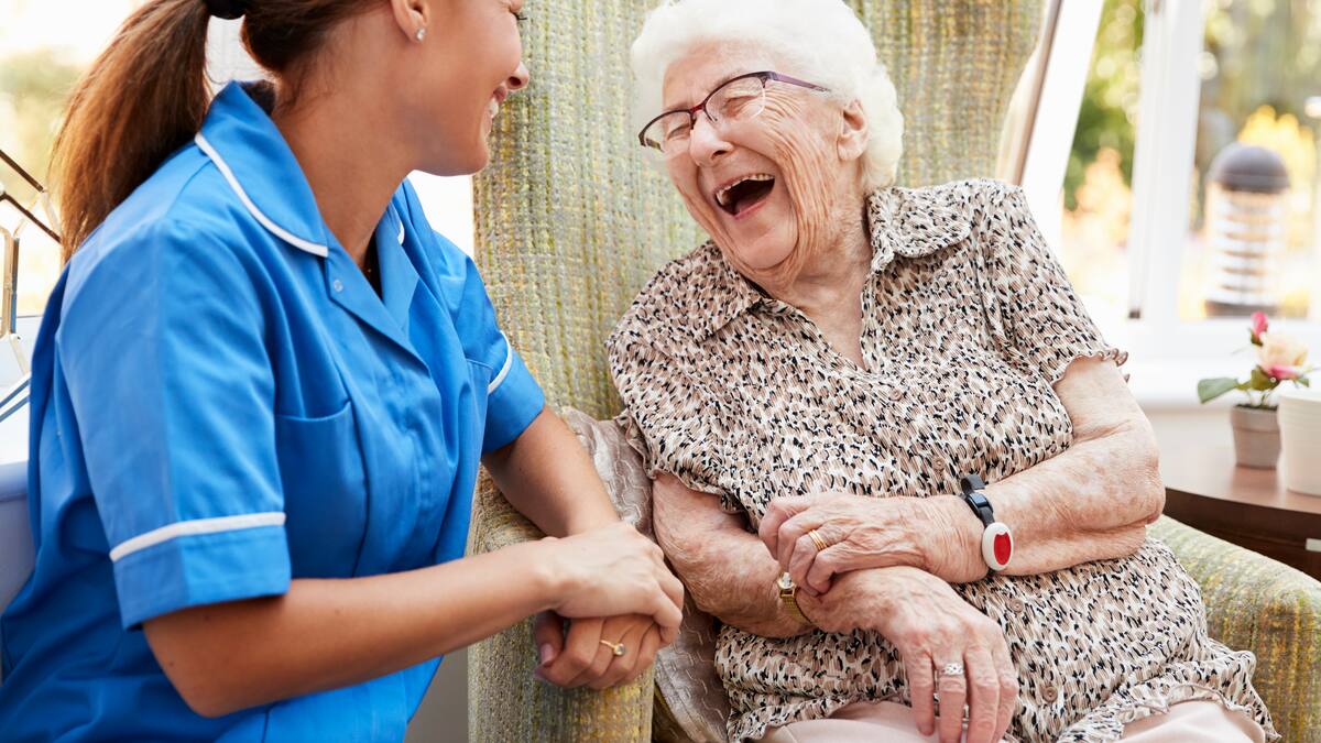 Escuela de salud: la enfermería comunitaria en Cuenca