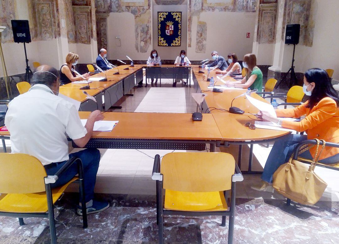 Momento de la reunión entre sindicatos y Educación