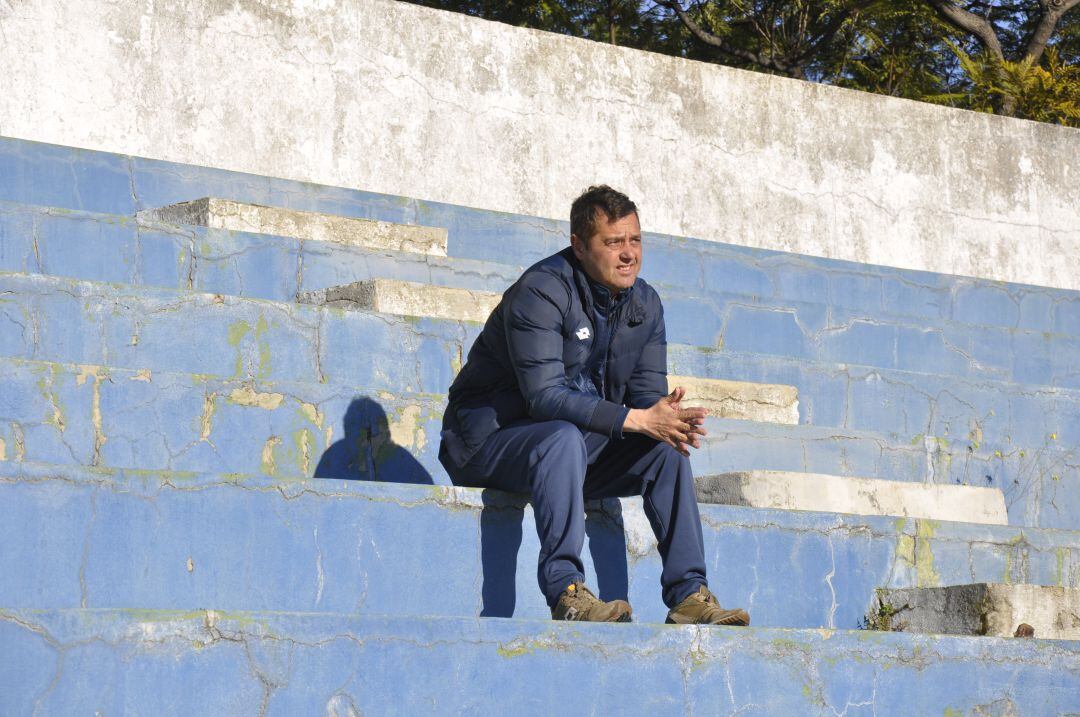 Paco Cala tuvo que ver el partido desde la grada al estar sancionado