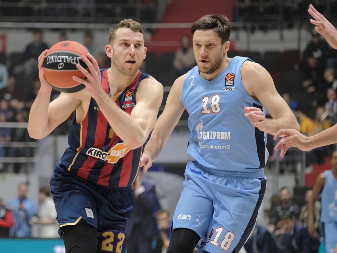 Nik Stauskas en un partido contra el Zenit.