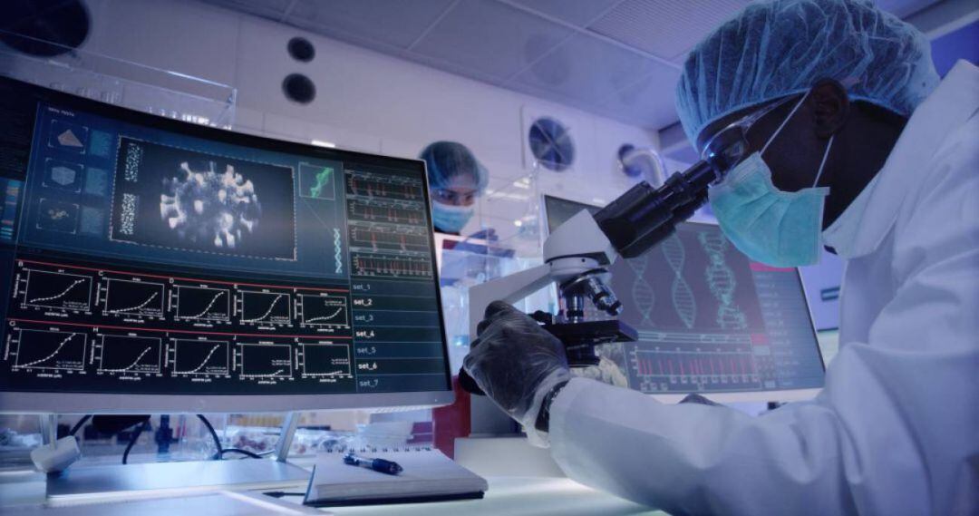 Ciéntificos estudiando el coronavirus