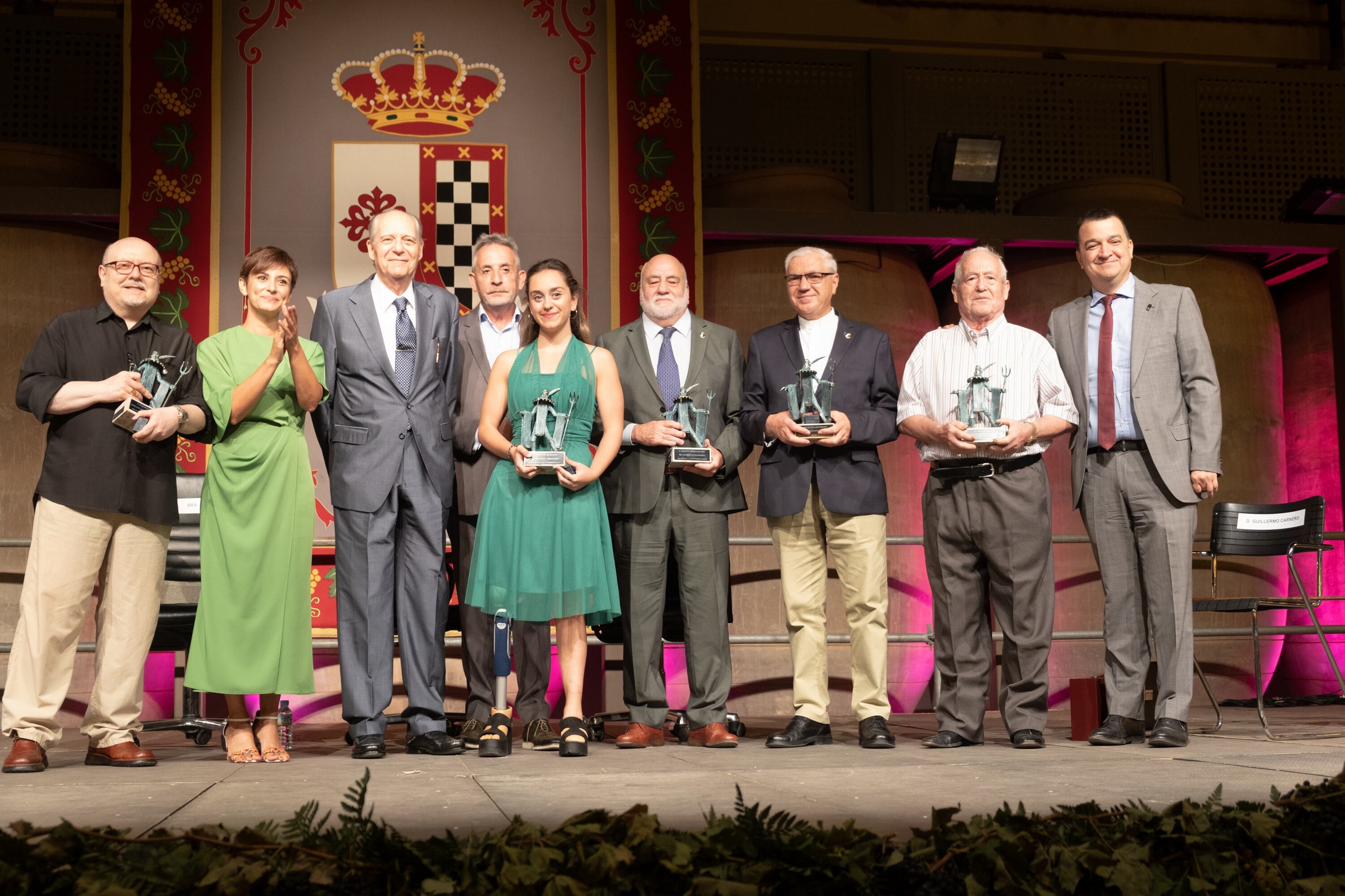 Foto de familia del acto institucional de las Fiestas del Vino 2022