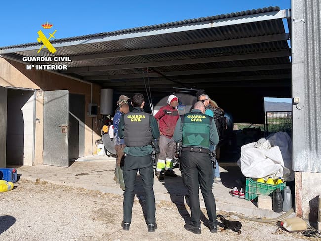 La Guardia Civil en la explotación ganadera donde explotaban a trabajadores extranjeros