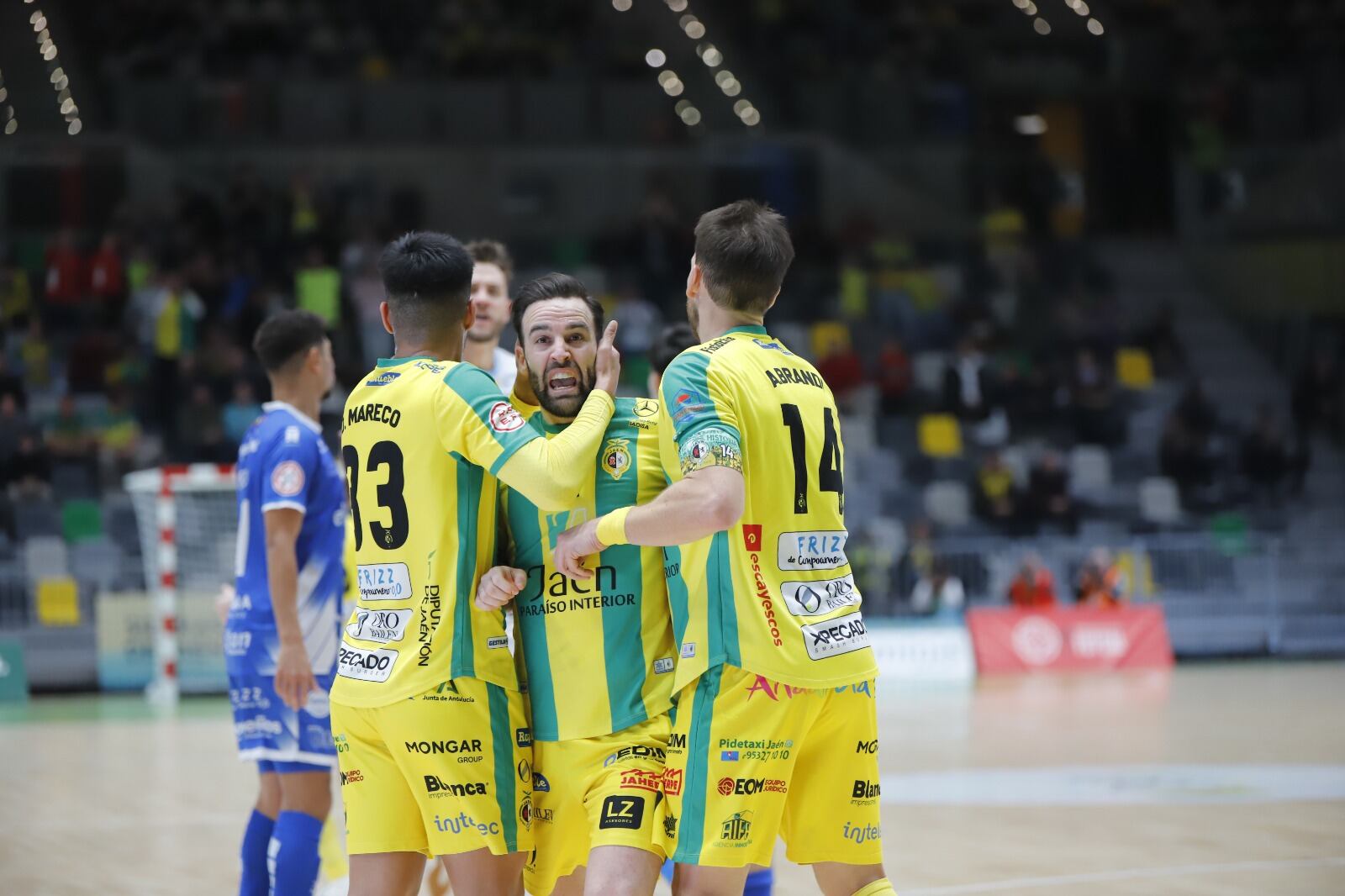 Los jugadores del Jaén Paraíso Interior FS celebran uno de los goles conseguidos ante Manzanares en Copa del Rey FS.