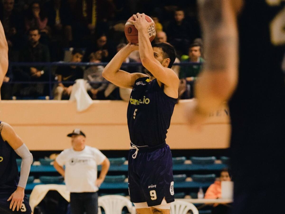 Pablo Córdoba evita relajaciones en el UDEA Algeciras-Tormes