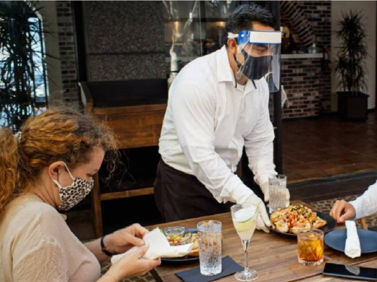 Malestar y resignación entre los hosteleros tras la reducción del aforo en interiores al 30%