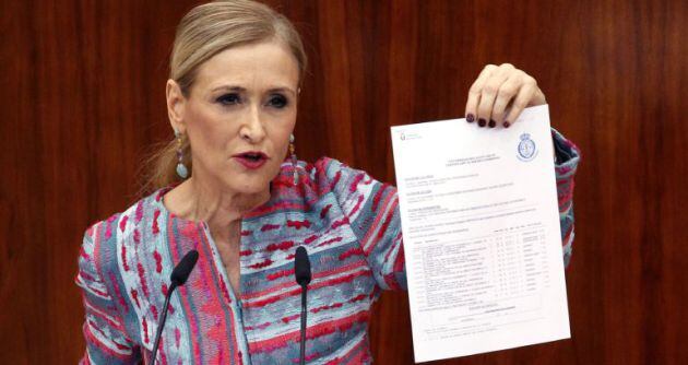 Cifuentes defiende su máster en la Asamblea de Madrid