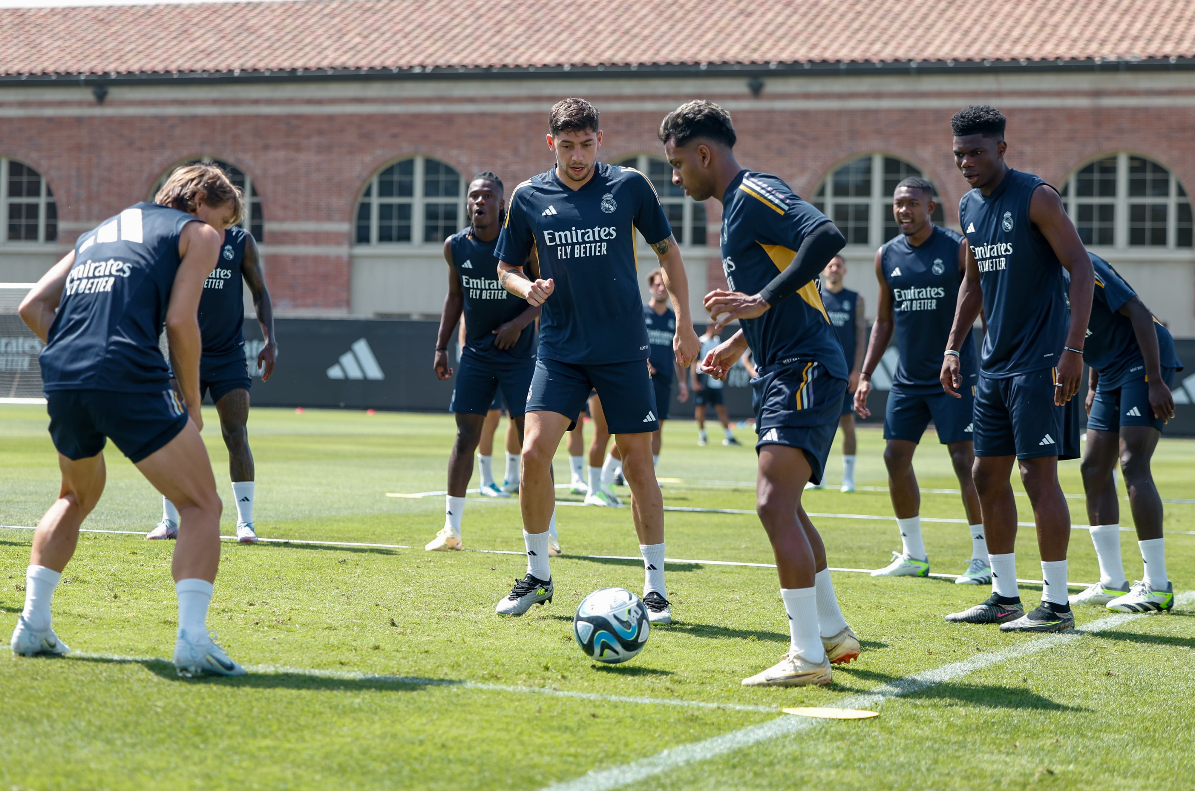 Los jugadores del Real Madrid entrenan durante la pasada gira norteamericana