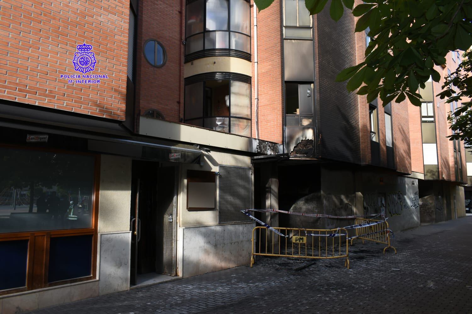 El presunto autor del incendio se entregó en dependencias policiales