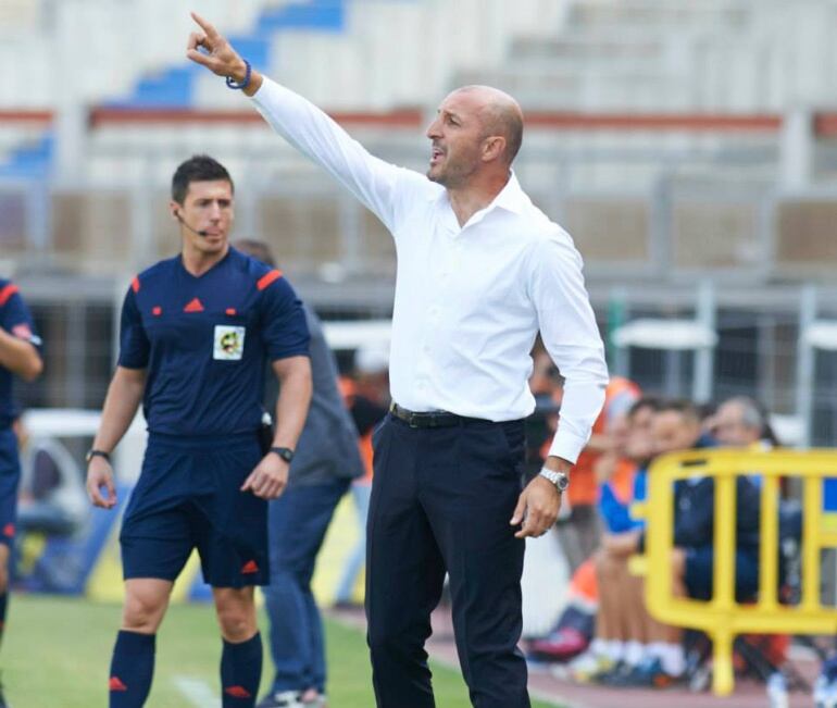 Ranko Popovic da instrucciones en un partido