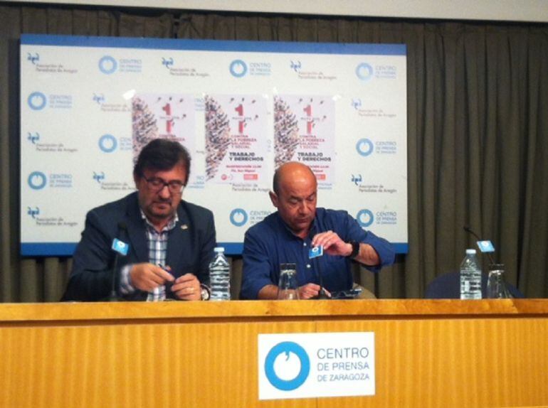 Julián Buey (CCOO) y Daniel Alastuey (UGT), durante la rueda de prensa