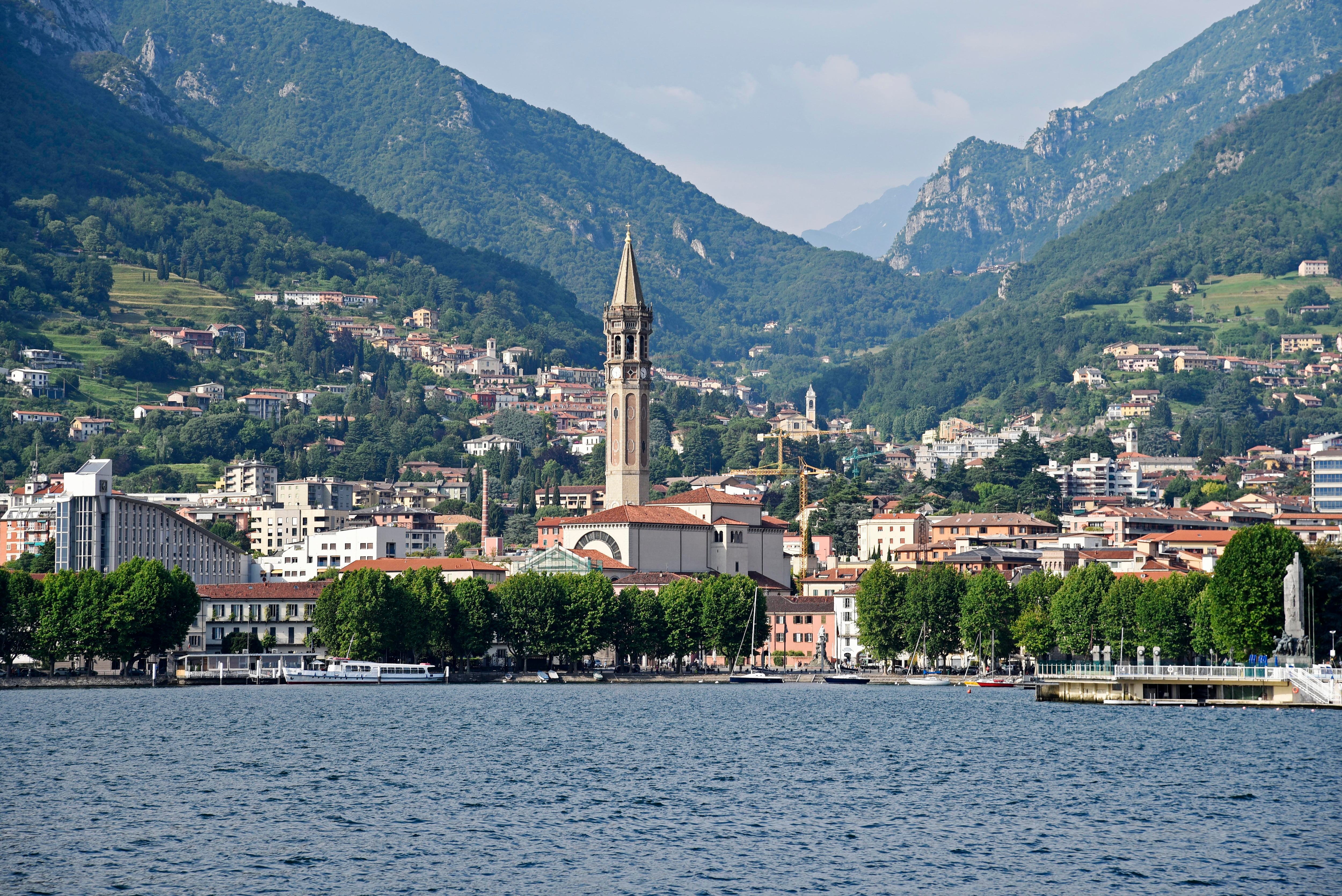 Vista de Lecco en el Lago di Como.