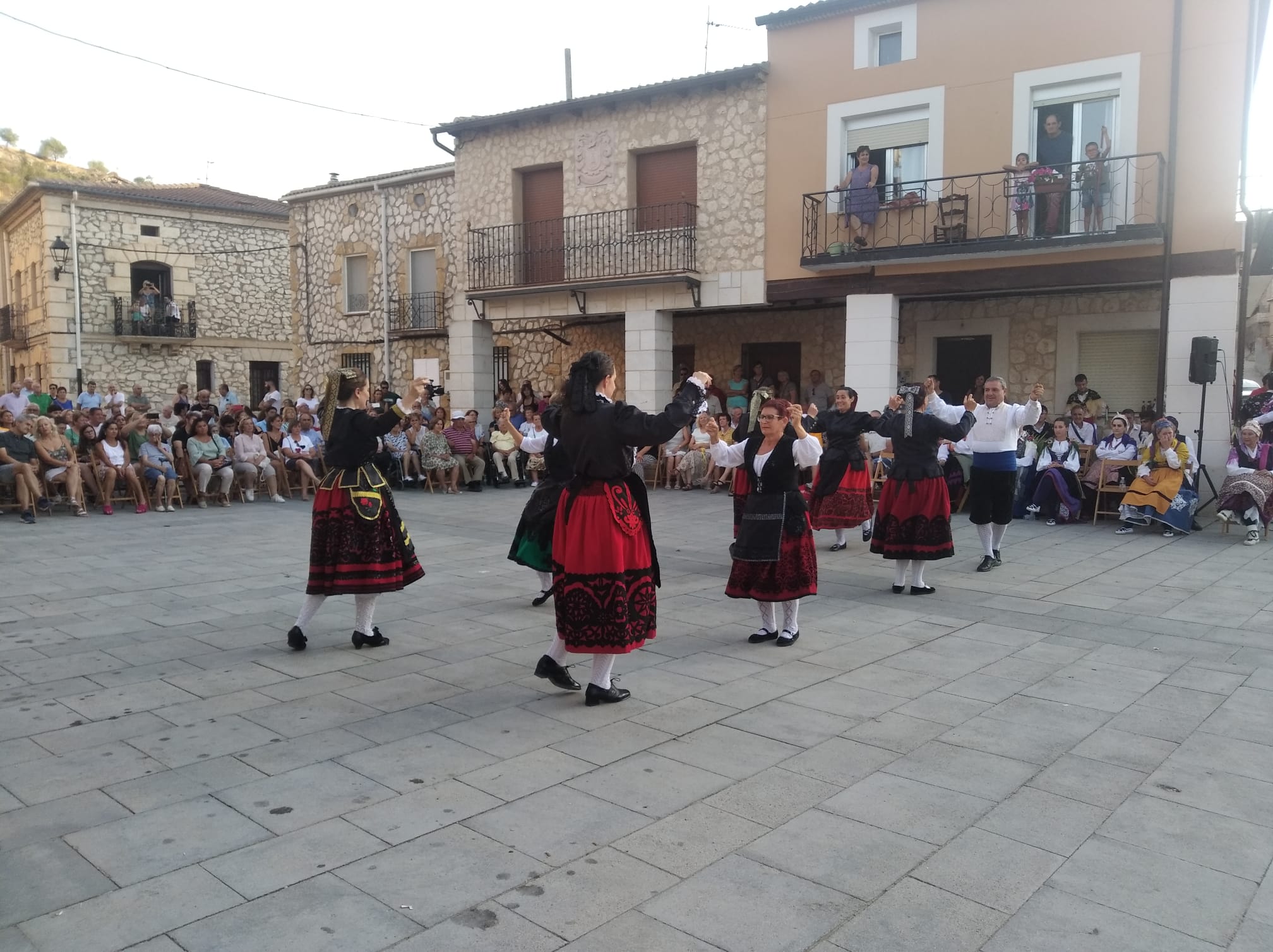 Danzantes del grupo Entre Ríos