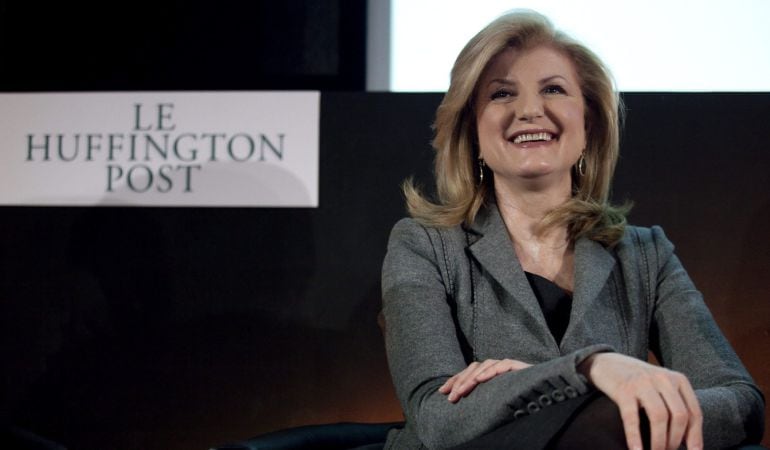 Arianna Huffington, entonces presidenta y editora jefe de The Huffington Post Media Group, durante una rueda de prensa para el lanzamiento de la versión francesa del diario digital en París el 23 de enero de 2012.